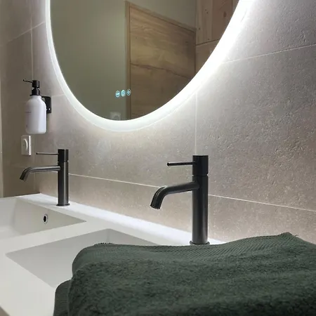 Апартаменты Grand Cosy 10-12 Pers Ax Thermes Centre Terrasse Parking