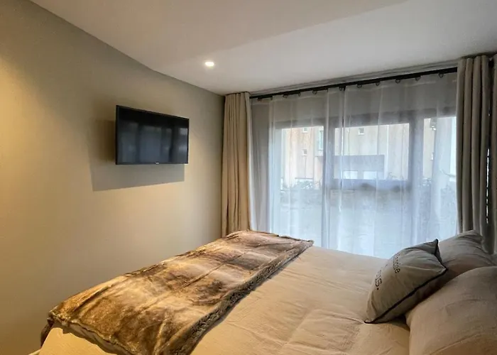 Grand Cosy 10-12 Pers Ax Thermes Centre Terrasse Parking *